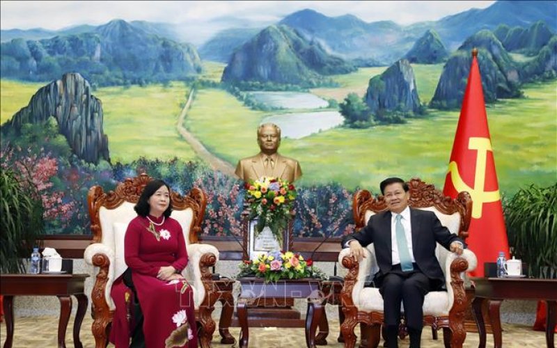 Đoàn đại biểu cấp cao Đảng Cộng sản Việt Nam thăm và làm việc tại Lào