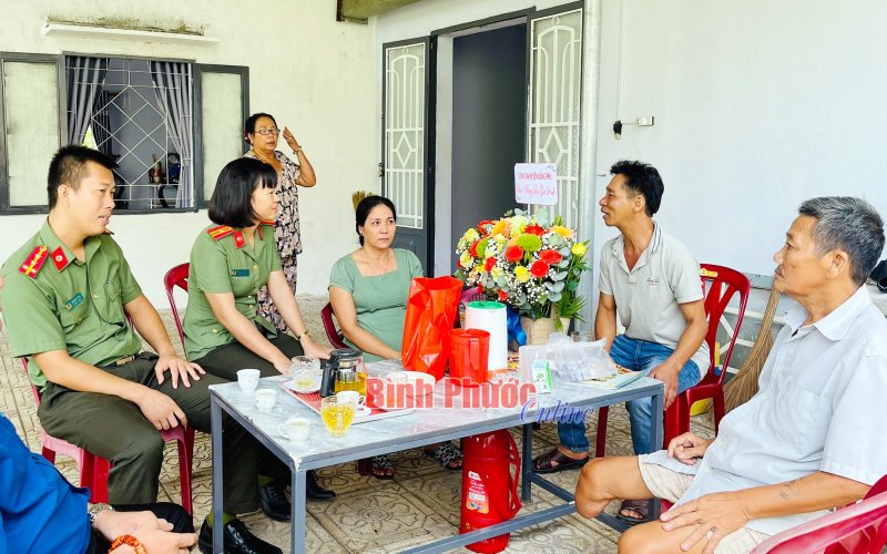 Đoàn tụ sau 25 năm thất lạc