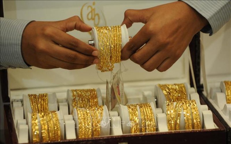 Giá vàng thế giới tăng mạnh sau 4 tuần giảm liên tiếp