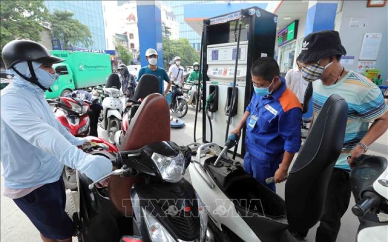 Giá xăng dầu tại Việt Nam chiều 21-8 sẽ được điều chỉnh ra sao?