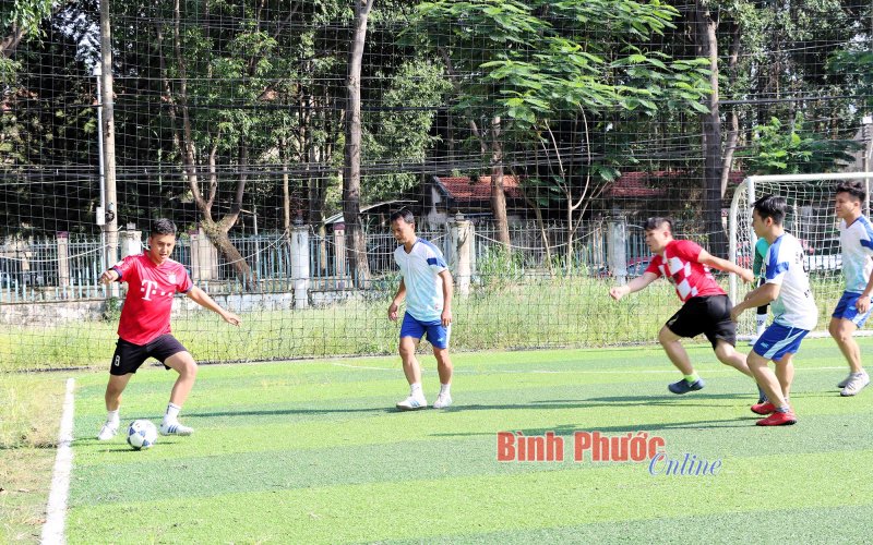 Giao lưu thể thao kỷ niệm Cách mạng tháng Tám và Quốc khánh 2-9