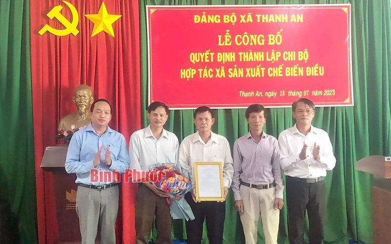 Gieo “hạt giống đỏ” trong doanh nghiệp