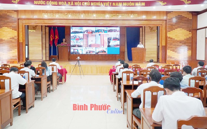 Huyện ủy Phú Riềng tổ chức thông tin thời sự lần 3, năm 2023