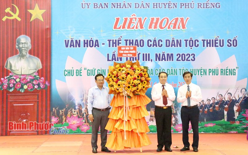 Khai mạc liên hoan văn hóa - thể thao các dân tộc thiểu số huyện Phú Riềng