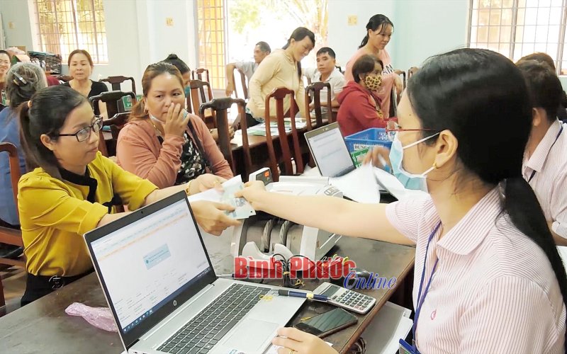 Lời giải cho bài toán giảm nghèo