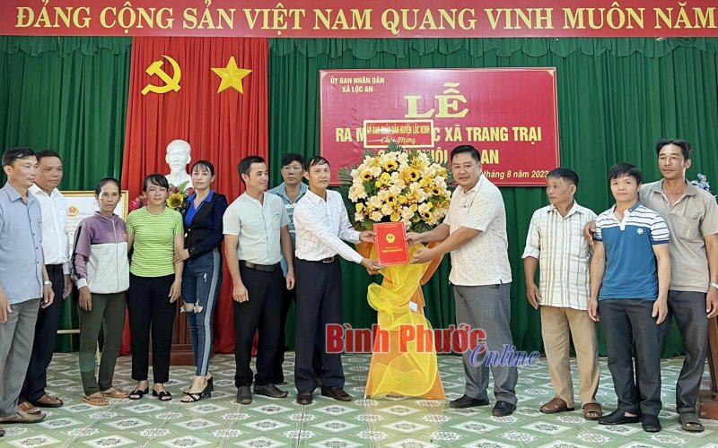 Ra mắt Hợp tác xã trang trại chăn nuôi Lộc An