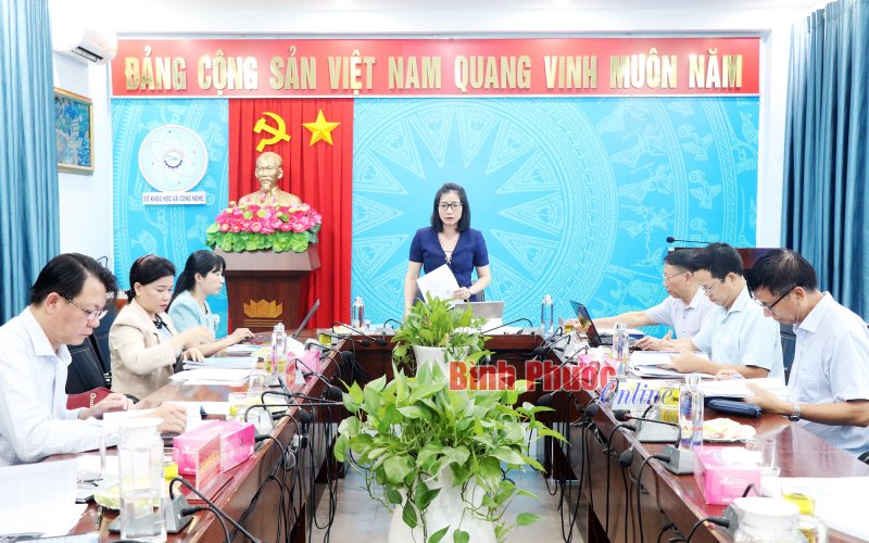 Thông qua đề tài 'Thực trạng và giải pháp nâng cao năng suất nhân tố tổng hợp tỉnh Bình Phước'