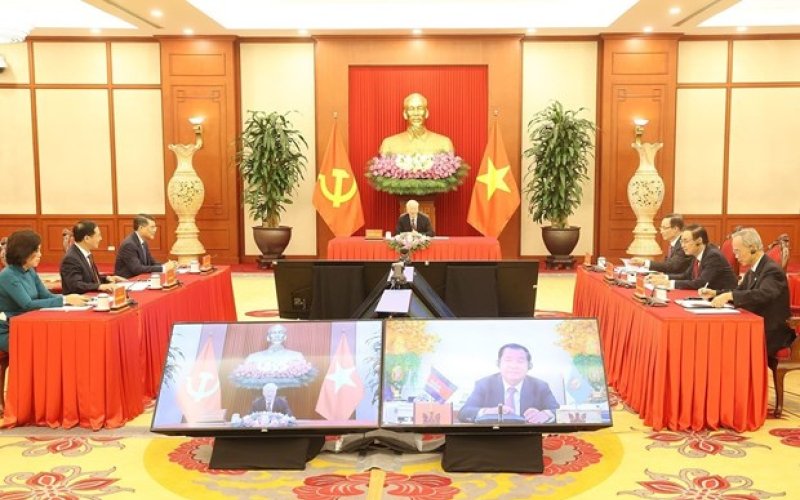 Tổng Bí thư điện đàm với Chủ tịch Đảng Nhân dân Campuchia