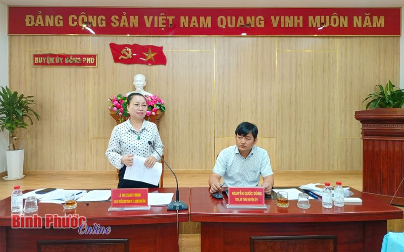 Trưởng ban Dân vận Tỉnh ủy Lê Thị Xuân Trang kiểm tra công tác dân vận tại Đồng Phú