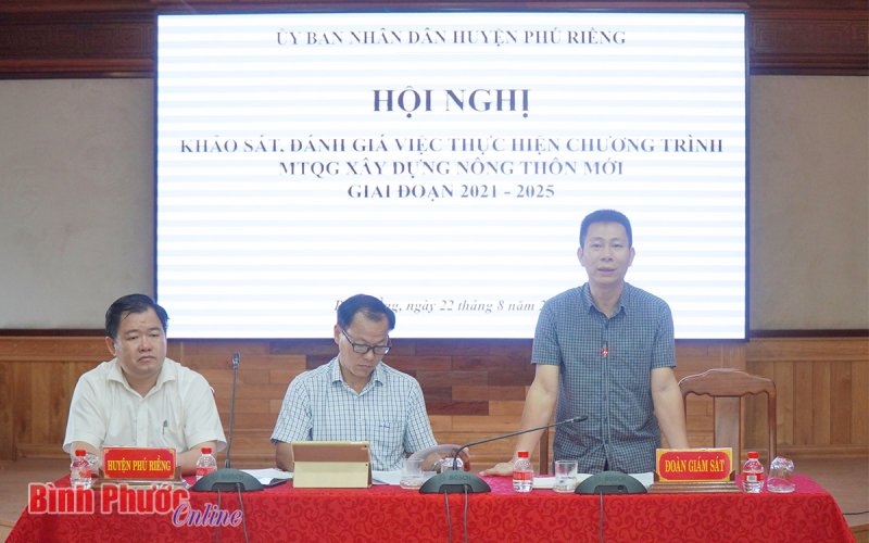 Viện Chính sách và Chiến lược khảo sát tại huyện Phú Riềng
