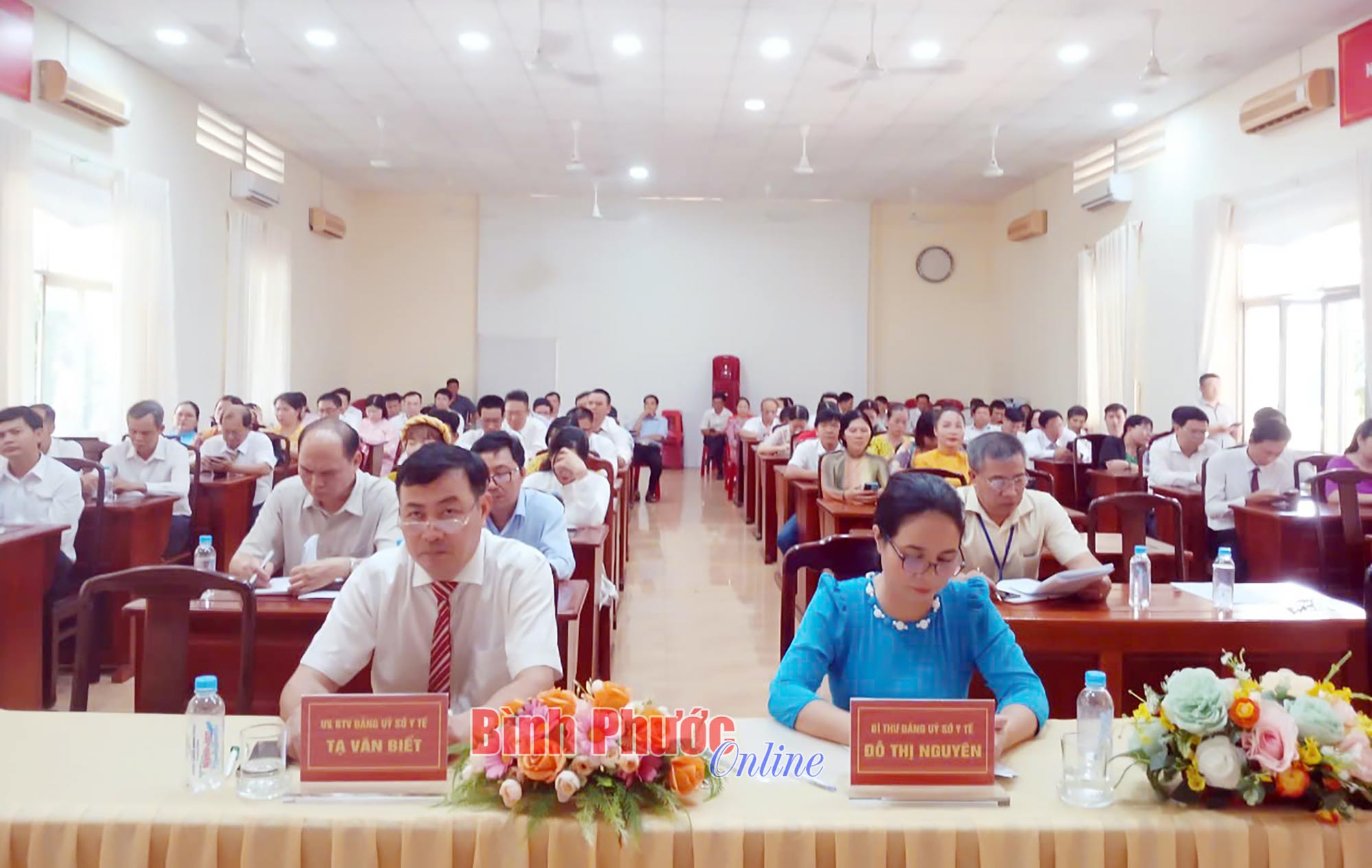 6 tháng, Đảng bộ Sở Y tế kết nạp đảng đạt hơn 158%
