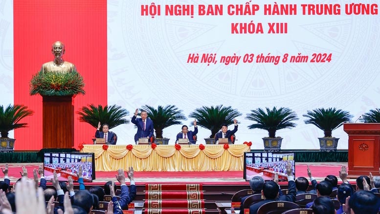 Ban Chấp hành Trung ương Đảng xem xét về công tác cán bộ