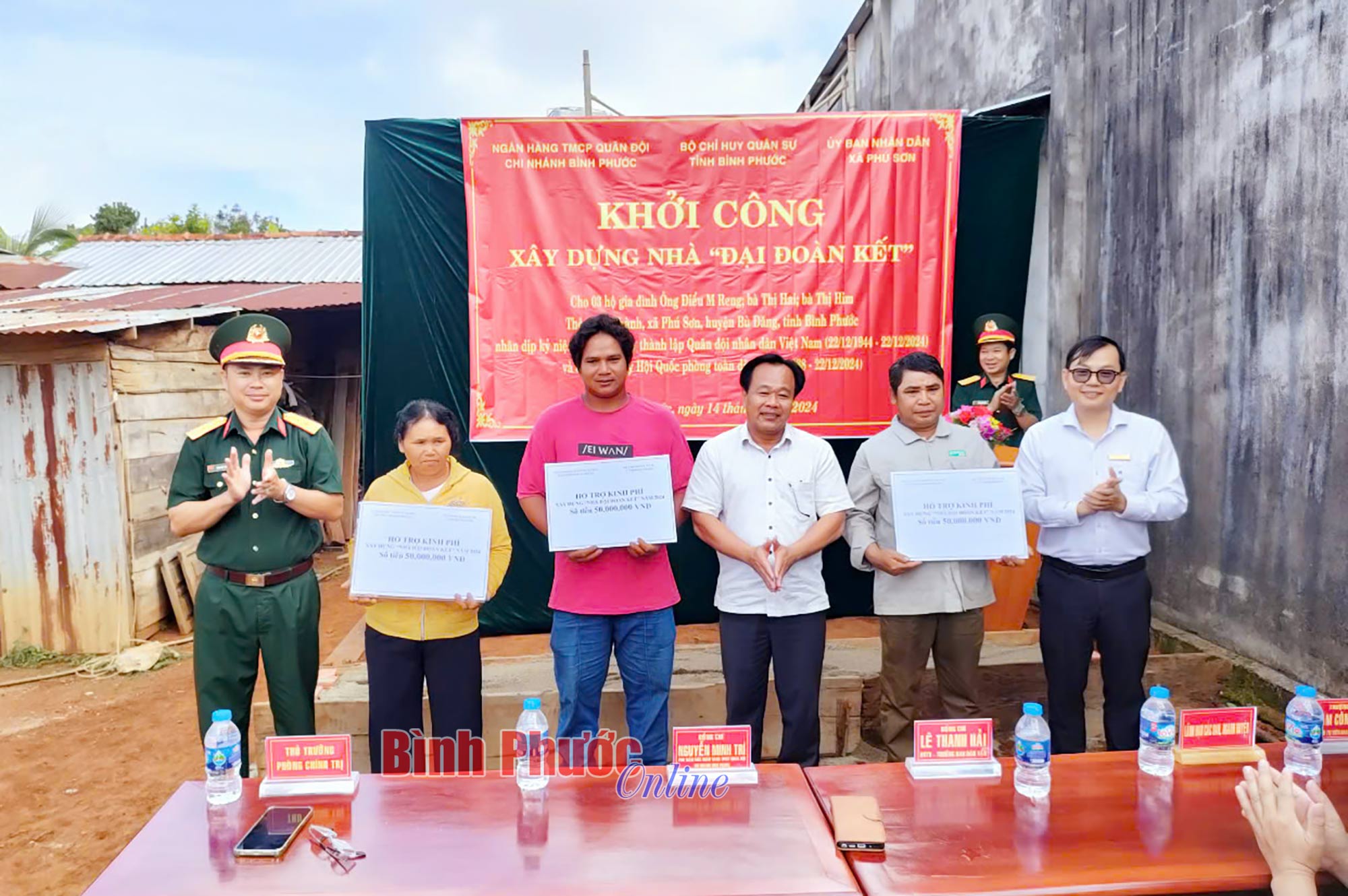 Bù Đăng: Khởi công nhà đại đoàn kết