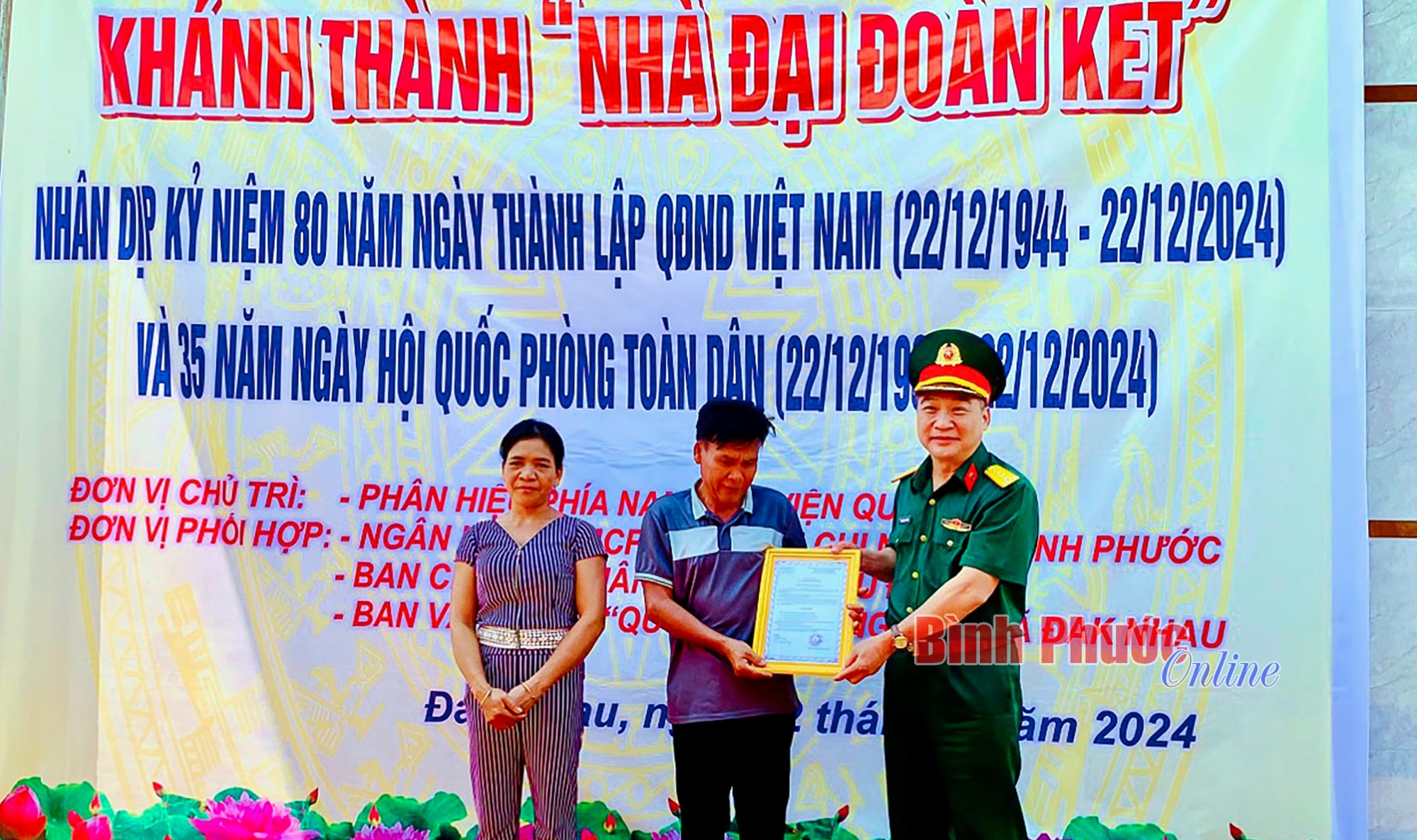 Bù Đăng: Thêm 2 hộ khó khăn được tặng nhà đại đoàn kết