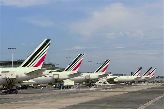 Các hãng hàng không gia hạn ngừng bay đến và đi từ Trung Đông