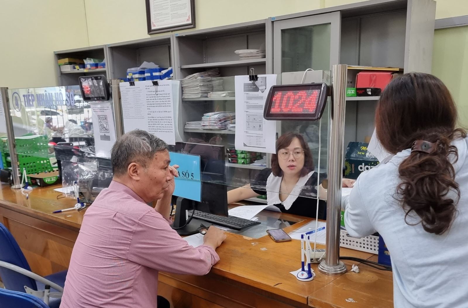 Có phải tất cả người hưởng phải nhận lương hưu qua tài khoản từ tháng 9-2024