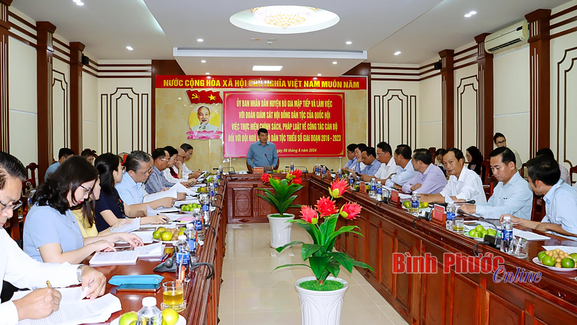 Còn nhiều hạn chế trong công tác cán bộ đối với người dân tộc thiểu số