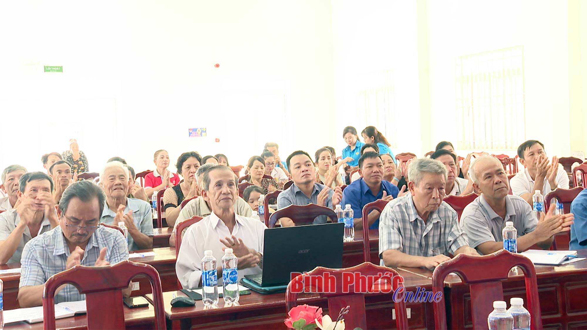 Đại biểu HĐND tỉnh tiếp xúc cử tri Chơn Thành, Phú Riềng