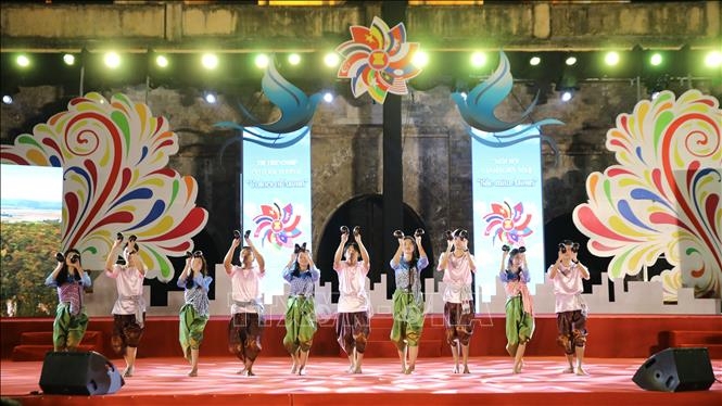 Đậm tình hữu nghị trong Ngày hội văn hóa hữu nghị 'Sắc màu ASEAN'