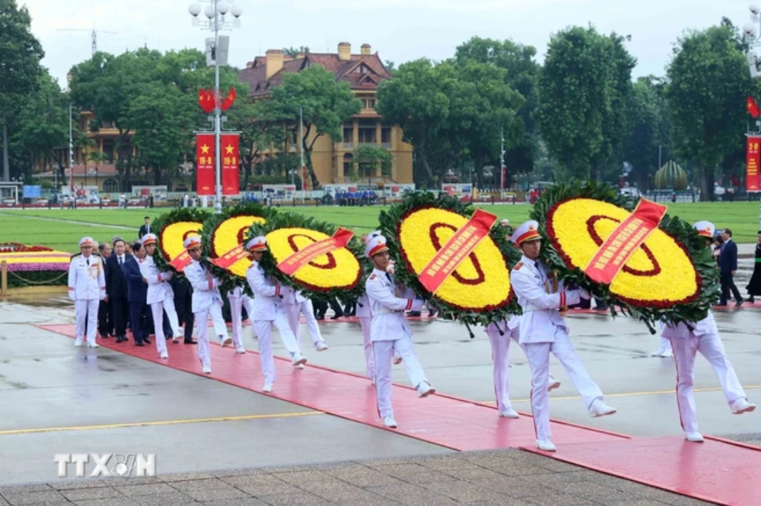 Lãnh đạo Đảng, Nhà nước vào Lăng viếng Chủ tịch Hồ Chí Minh nhân dịp Quốc khánh
