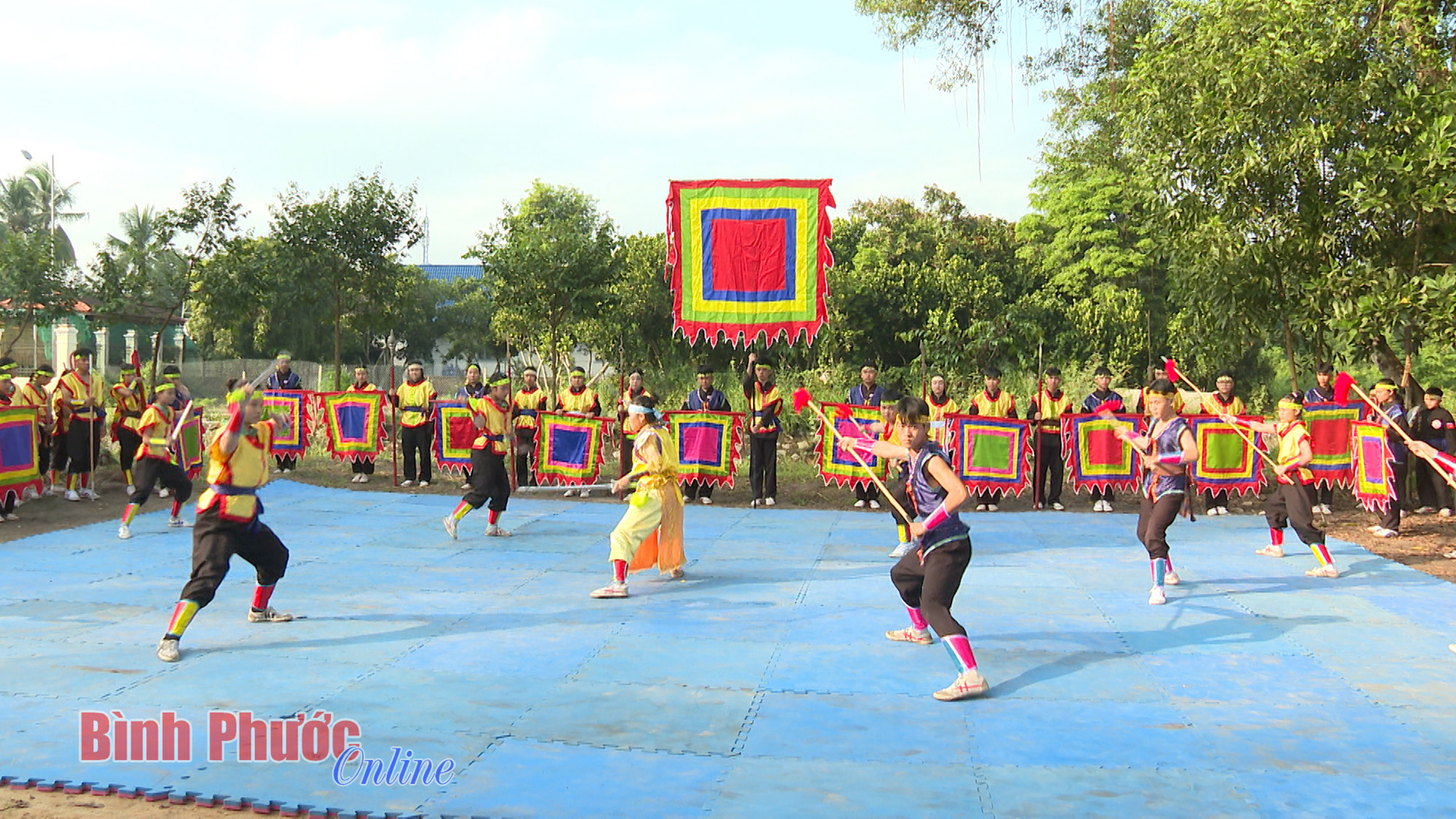 Lễ hội cầu bông đình thần Hưng Long