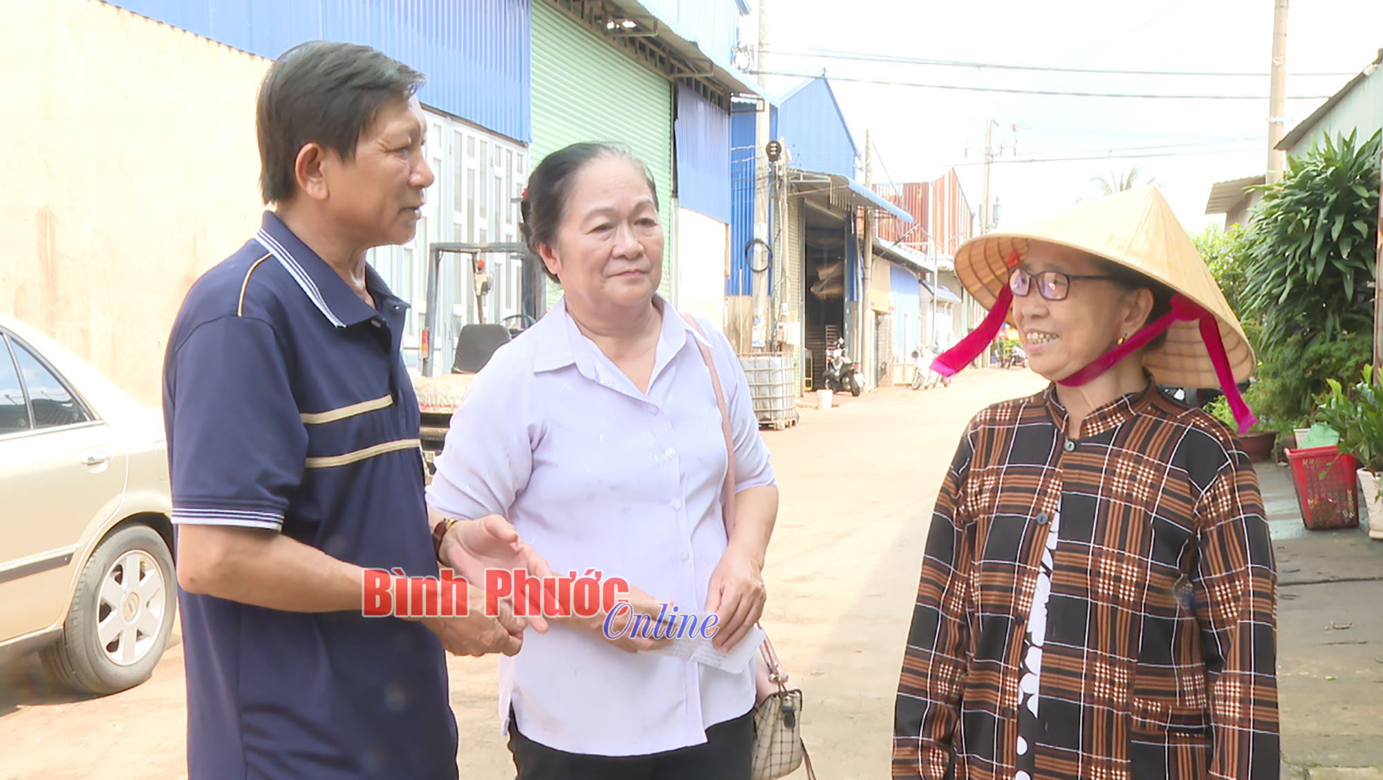 Những mô hình gắn kết tình làng nghĩa xóm