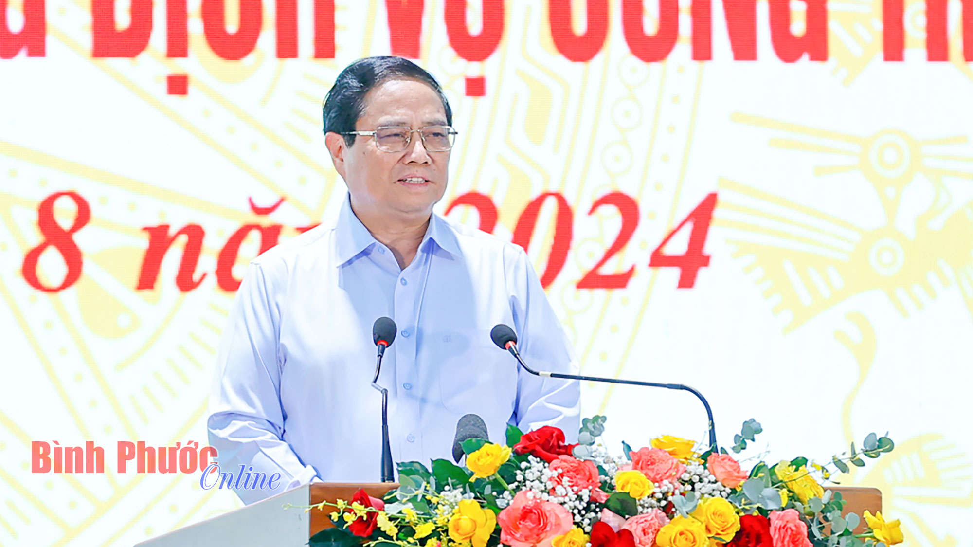 Thủ tướng Phạm Minh Chính: Tập trung hoàn thiện thể chế, đơn giản hóa tối đa các quy định kinh doanh