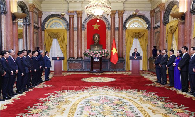 Tổng Bí thư, Chủ tịch nước trao quyết định bổ nhiệm 3 Phó Thủ tướng và 2 Bộ trưởng