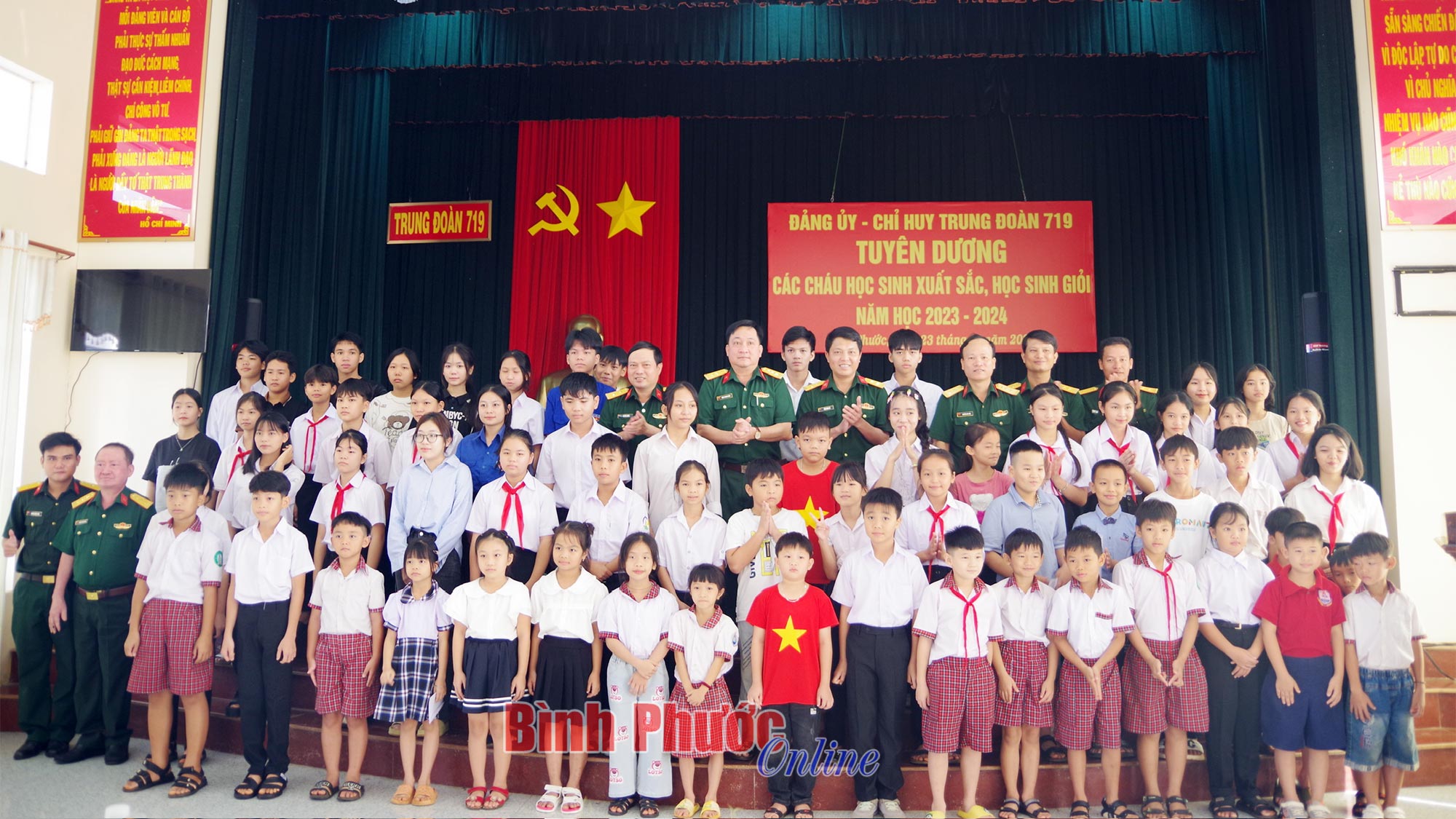 Trung đoàn 719 tuyên dương 138 học sinh xuất giỏi, xuất sắc các cấp học