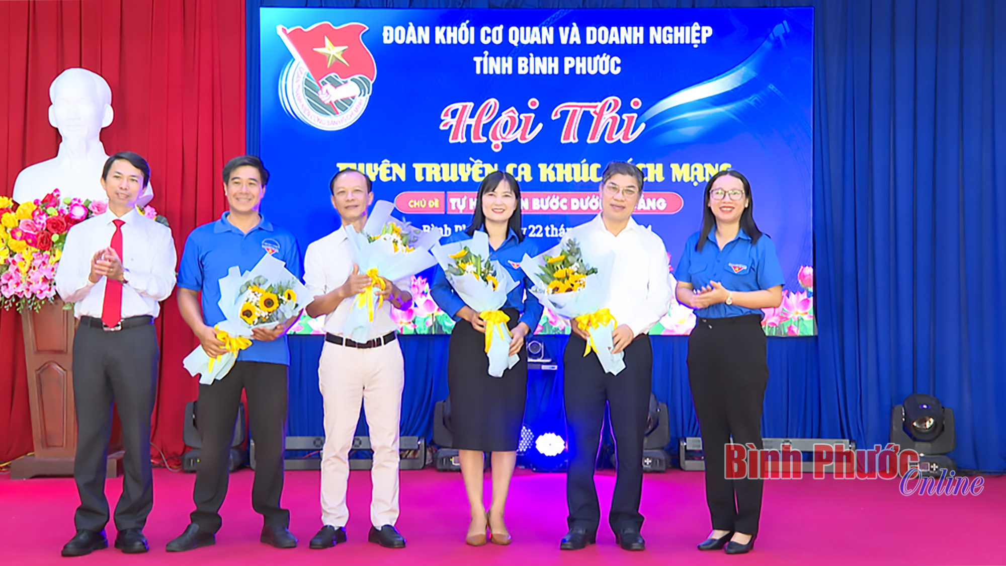 Sôi nổi hội thi "Tự hào tiến bước dưới cờ Đảng"