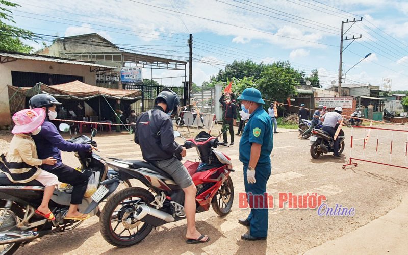 15 ngày “vàng” để Đồng Phú khoanh vùng, dập dịch Covid-19