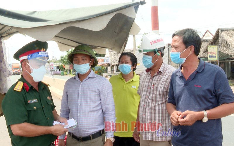 345 triệu đồng tặng lực lượng tuyến đầu phòng, chống dịch