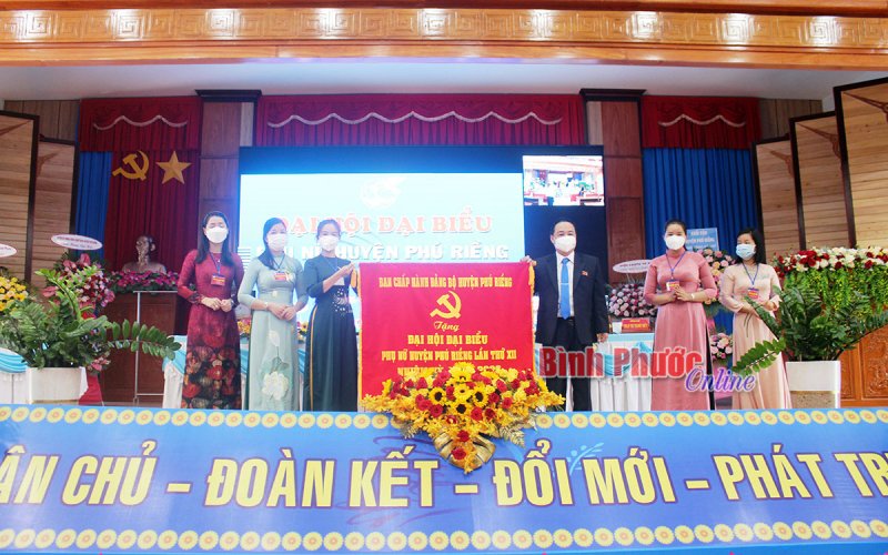 Bà Nguyễn Thị Thanh tiếp tục được bầu giữ chức Chủ tịch Hội LHPN huyện Phú Riềng 