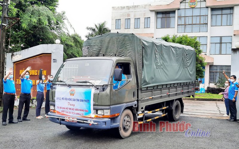 Bình Phước: 3.000 túi an sinh hỗ trợ TP. Hồ Chí Minh và Bình Dương