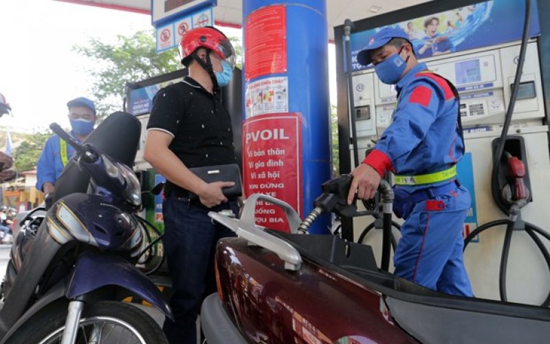 Đảo chiều tăng giá, xăng RON95-III lên ngưỡng 21.397 đồng mỗi lít