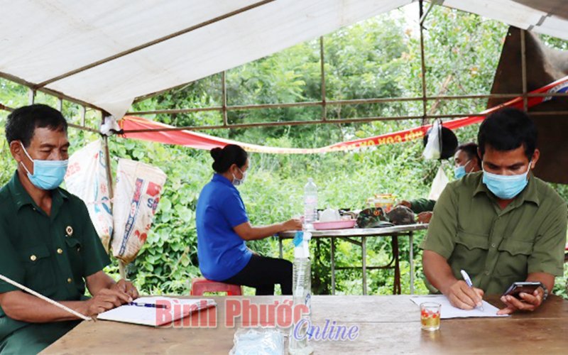 Đồng bào S’tiêng quyết tâm chống dịch