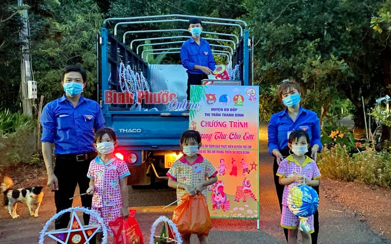 Hơn 530 phần quà Trung thu đến với thiếu nhi vùng biên 