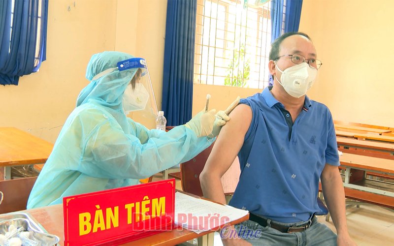 Không tiêm vắc xin phòng Covid-19 cho đối tượng ngoài hướng dẫn của Bộ Y tế