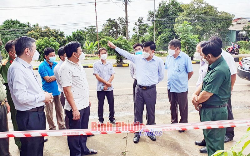 Lấy mẫu diện rộng toàn thị trấn Tân Phú để sàng lọc F0 trong cộng đồng