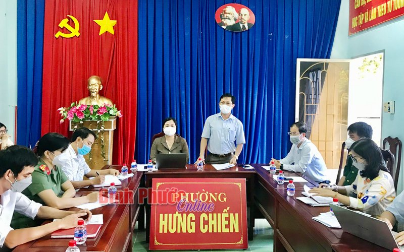 Mỗi cán bộ, đảng viên phải tự giác, tiên phong trong phòng, chống dịch 