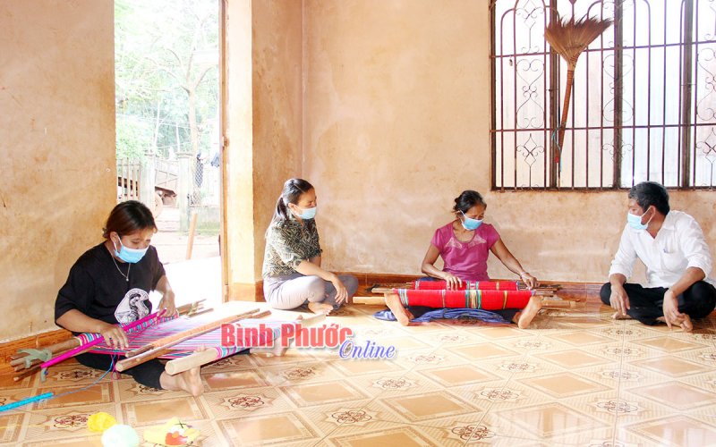 Nỗ lực “phủ sóng” BHYT toàn dân