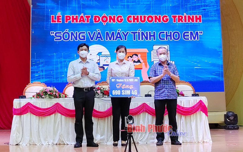 Phước Long: 112 triệu đồng, 890 sim điện thoại 4G ủng hộ “Sóng và máy tính cho em”