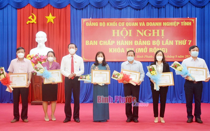 Quý 3, tổng doanh thu các doanh nghiệp khối CQ và DN đạt hơn 10.700 tỷ đồng