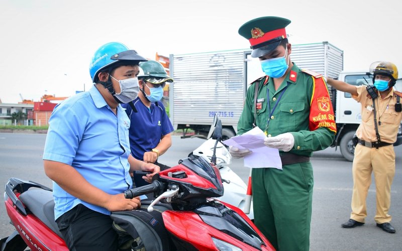 Thủ tướng chỉ đạo tiếp tục kiểm soát người ra vào thành phố Hồ Chí Minh, Bình Dương, Long An, Đồng Nai