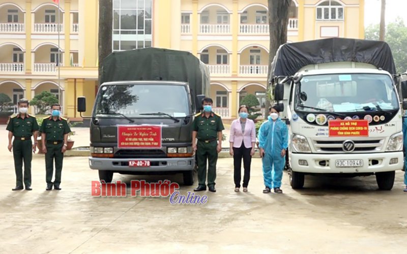 Tiếp sức vùng dịch vượt khó