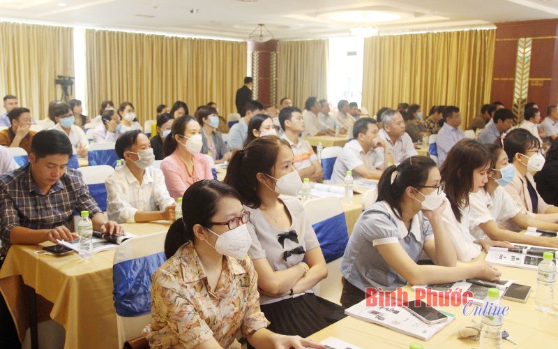 100 bác sĩ tham gia hội thảo siêu âm tuyến vú, tuyến giáp