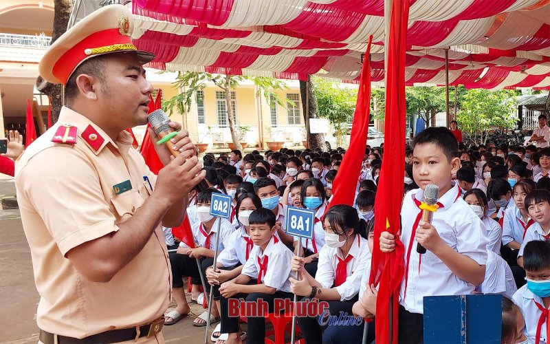 An toàn giao thông cho học sinh đến trường