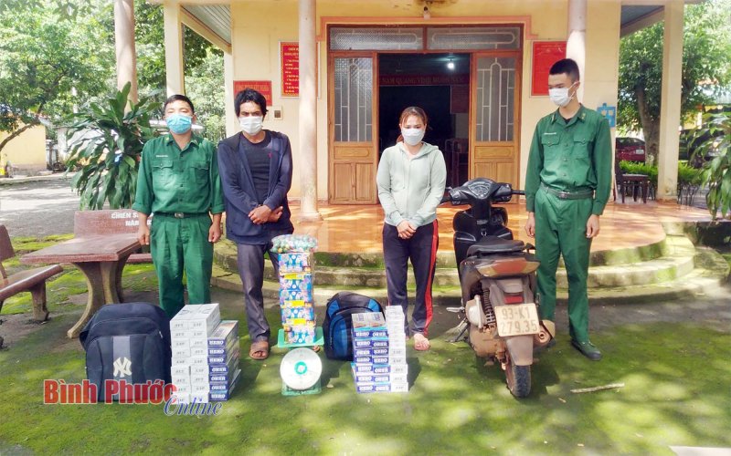 Bắt đôi vợ chồng vận chuyển hàng cấm