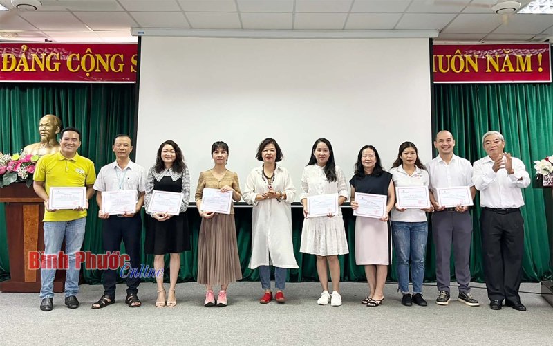 Bế giảng lớp bồi dưỡng kỹ năng thực hiện tọa đàm trên sóng phát thanh