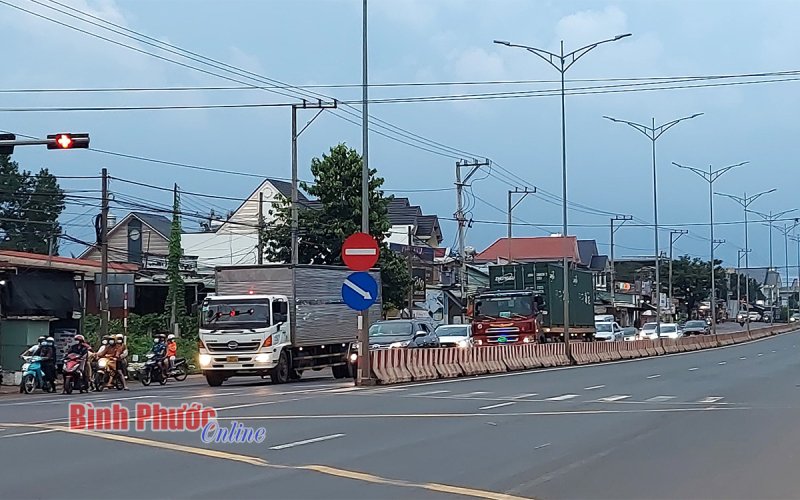 Bình Phước: Thu hồi 84 phù hiệu xe vận tải vi phạm tốc độ nhiều lần